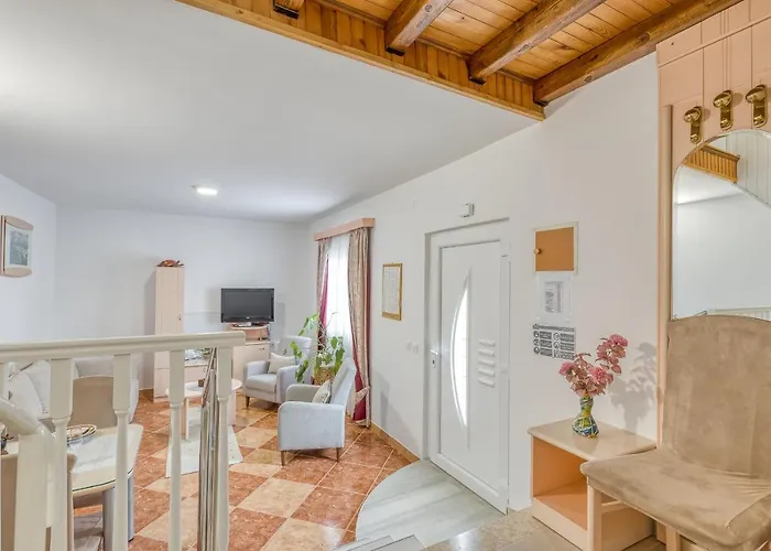 Slavica Pensión 3*