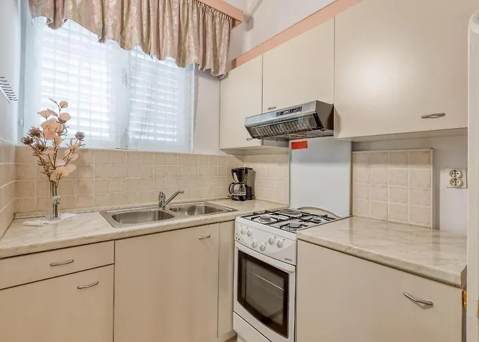 Slavica Pensión 3*