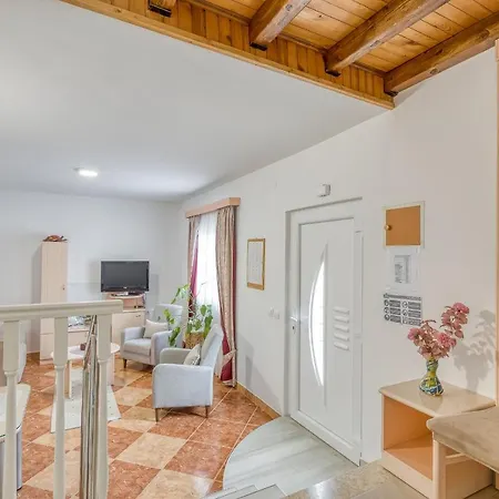 Slavica Guest house 3*
